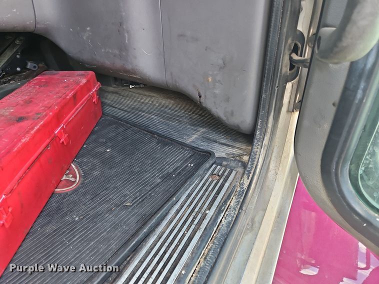 image for item OK9953 2007 Peterbilt  378 tank truck