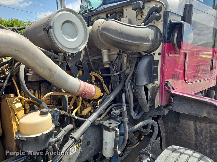 image for item OK9953 2007 Peterbilt  378 tank truck