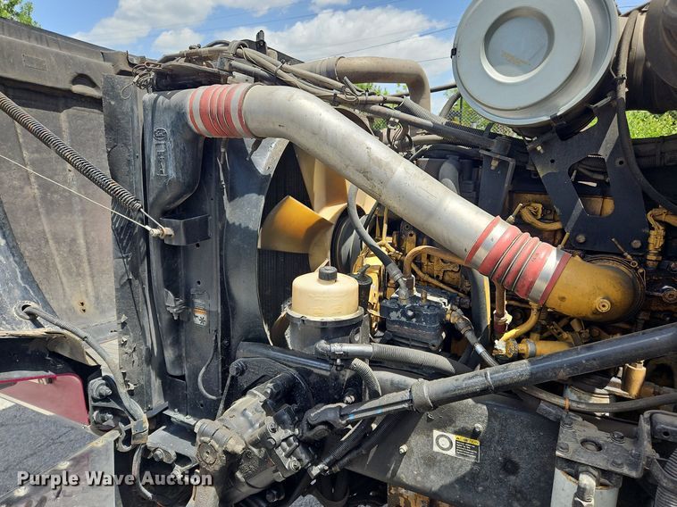 image for item OK9953 2007 Peterbilt  378 tank truck