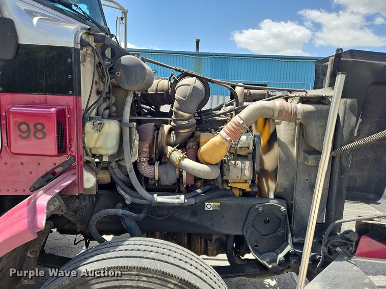 image for item OK9953 2007 Peterbilt  378 tank truck