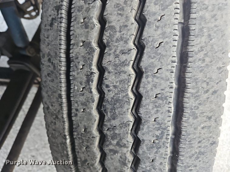 image for item OK9953 2007 Peterbilt  378 tank truck