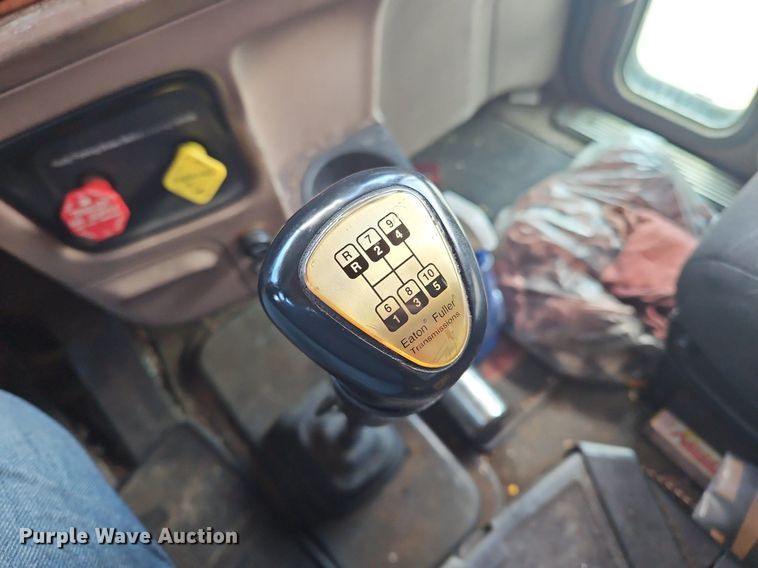 image for item OK9954 2007 Peterbilt  386 tank truck