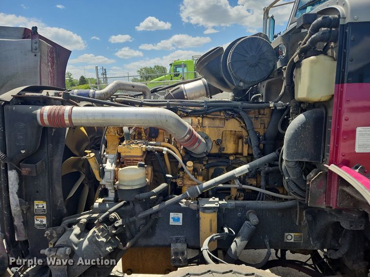 image for item OK9954 2007 Peterbilt  386 tank truck