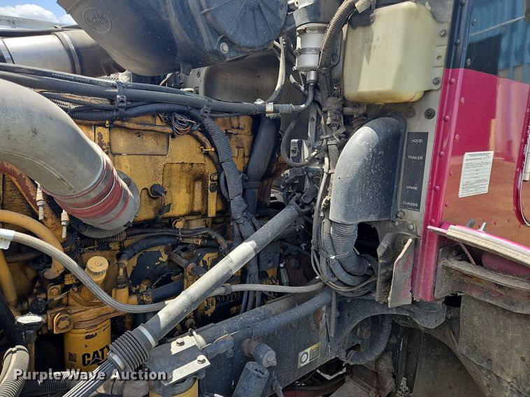 image for item OK9954 2007 Peterbilt  386 tank truck