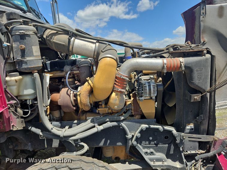 image for item OK9954 2007 Peterbilt  386 tank truck