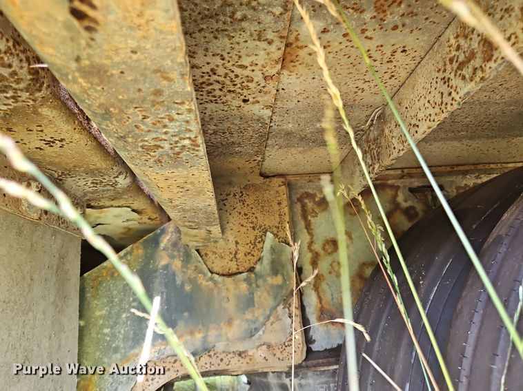 image for item OK9970 2015 Trail King TK80HT drop deck hydratail equipment trailer