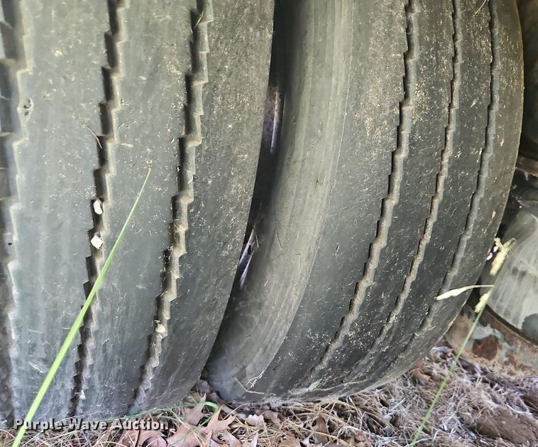 image for item OK9970 2015 Trail King TK80HT drop deck hydratail equipment trailer