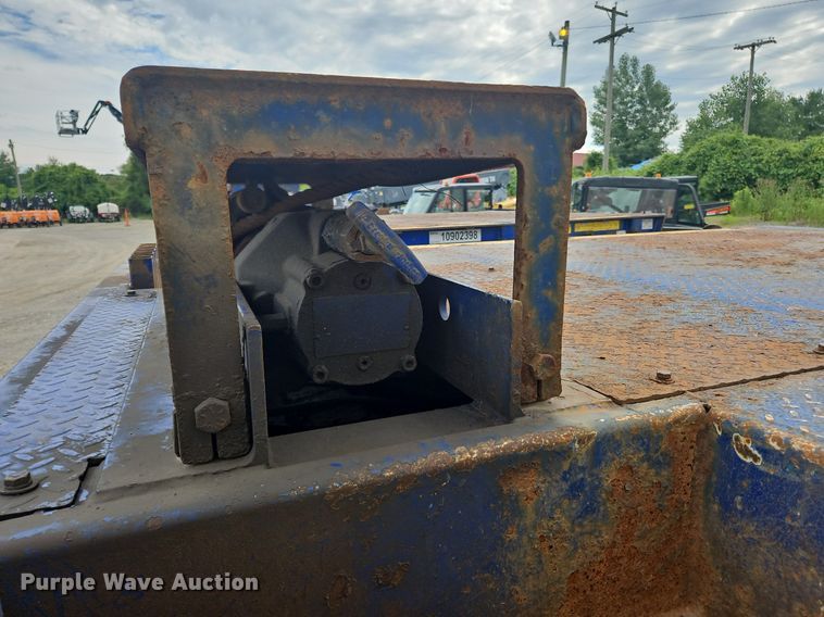 image for item OK9976 2013 Ledwell LW53HT3 drop deck hydratail equipment trailer