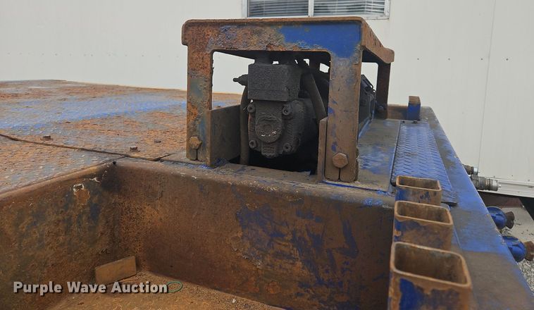 image for item OK9976 2013 Ledwell LW53HT3 drop deck hydratail equipment trailer