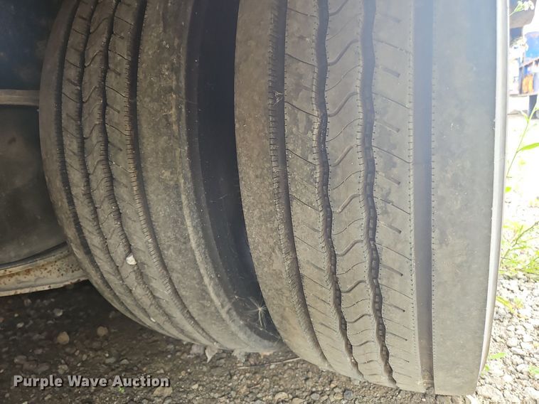 image for item OK9976 2013 Ledwell LW53HT3 drop deck hydratail equipment trailer