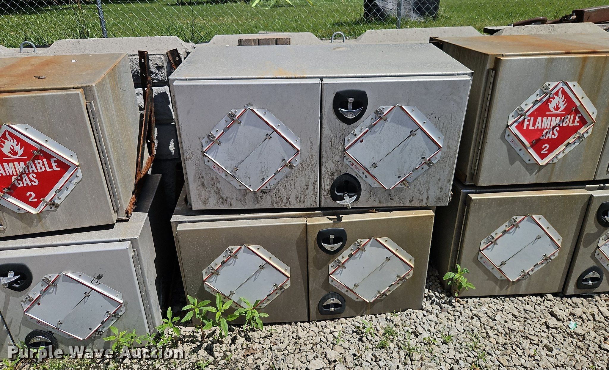 (8) toolboxes in Grain Valley, MO Item DR8661 for sale Purple Wave