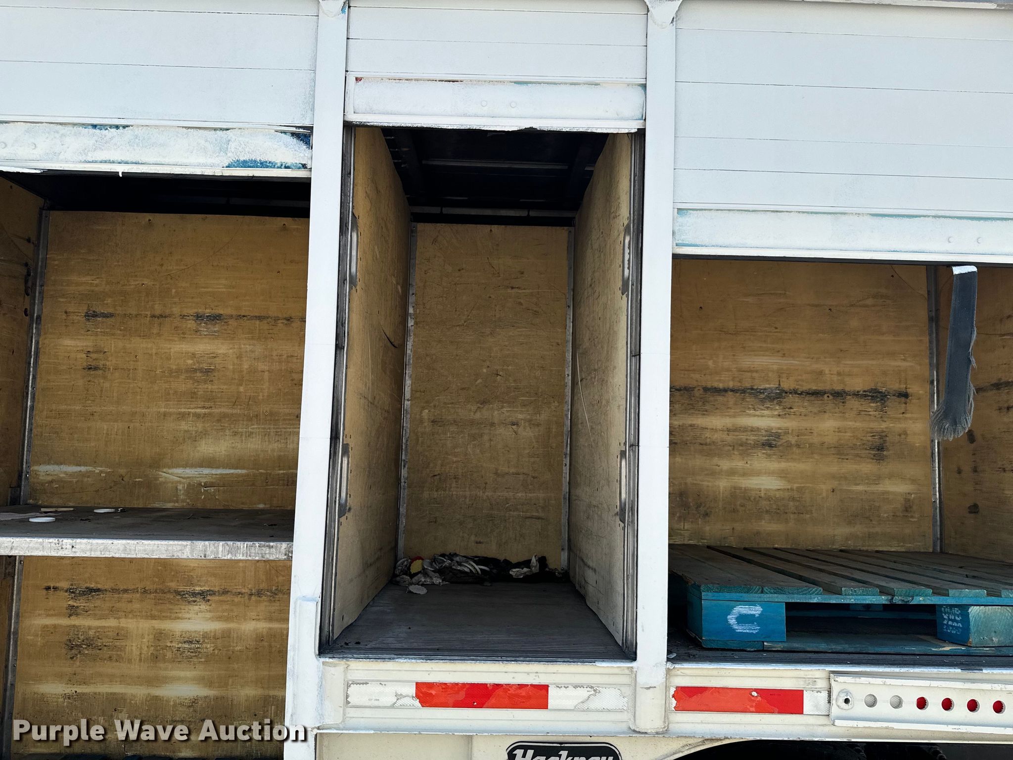 2000 Hackney & Sons refrigerated van trailer in Collinsville, OK Item DX0752 for sale Purple