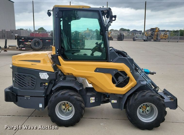 image for item DG0648 2019 Vermeer ATX850 compact wheel loader