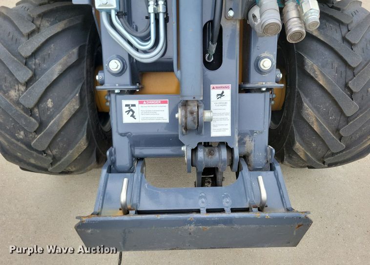 image for item DG0648 2019 Vermeer ATX850 compact wheel loader