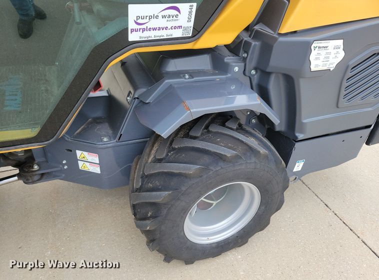 image for item DG0648 2019 Vermeer ATX850 compact wheel loader