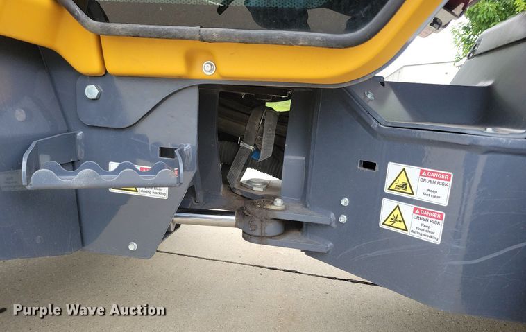 image for item DG0648 2019 Vermeer ATX850 compact wheel loader