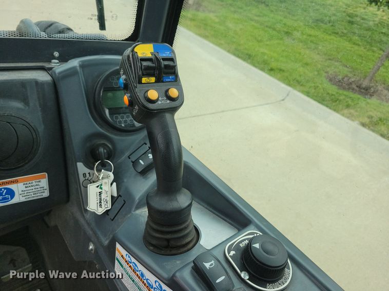 image for item DG0648 2019 Vermeer ATX850 compact wheel loader