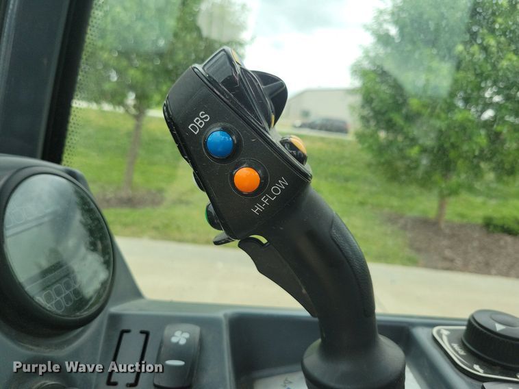 image for item DG0648 2019 Vermeer ATX850 compact wheel loader