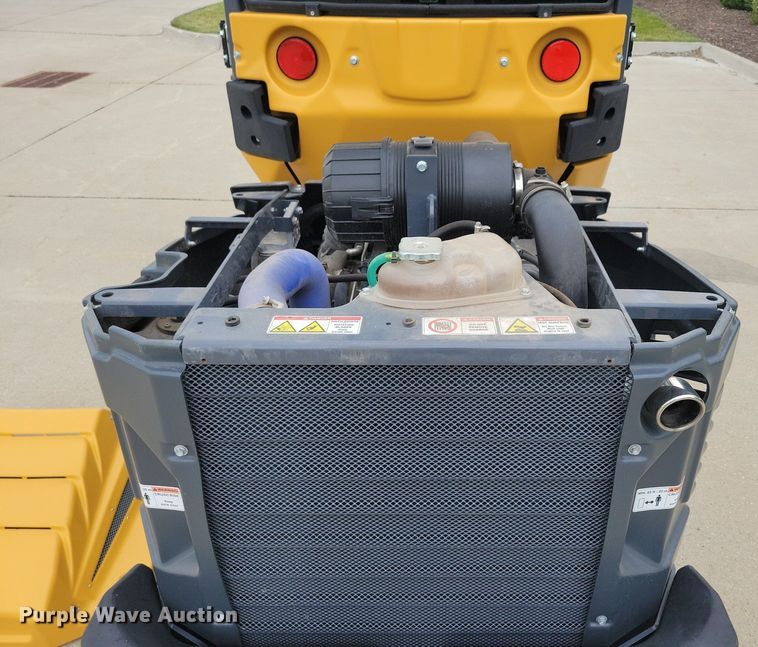 image for item DG0648 2019 Vermeer ATX850 compact wheel loader