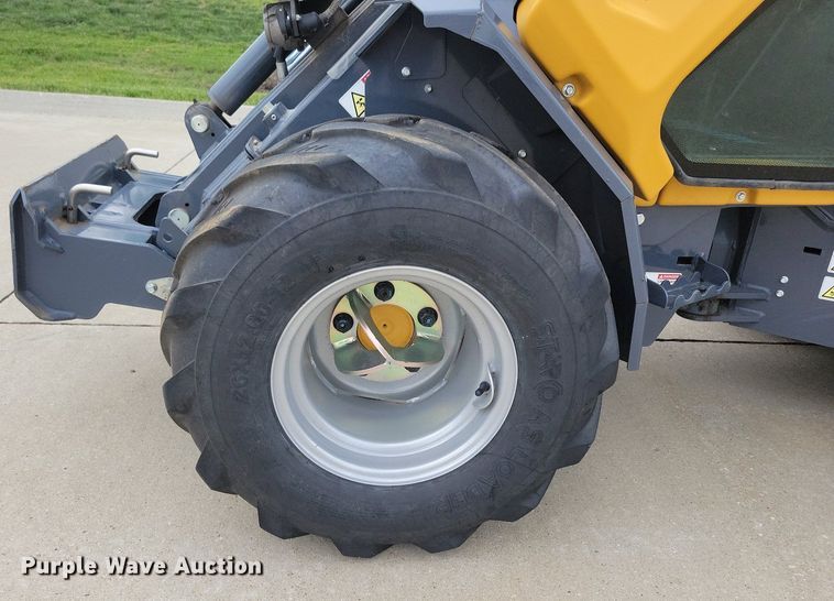 image for item DG0648 2019 Vermeer ATX850 compact wheel loader