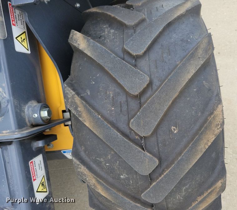 image for item DG0648 2019 Vermeer ATX850 compact wheel loader