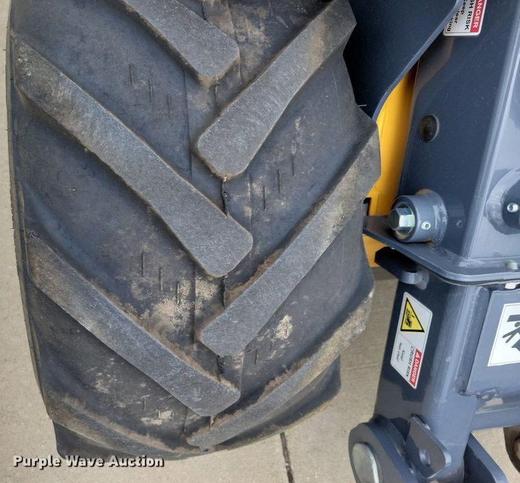 image for item DG0648 2019 Vermeer ATX850 compact wheel loader
