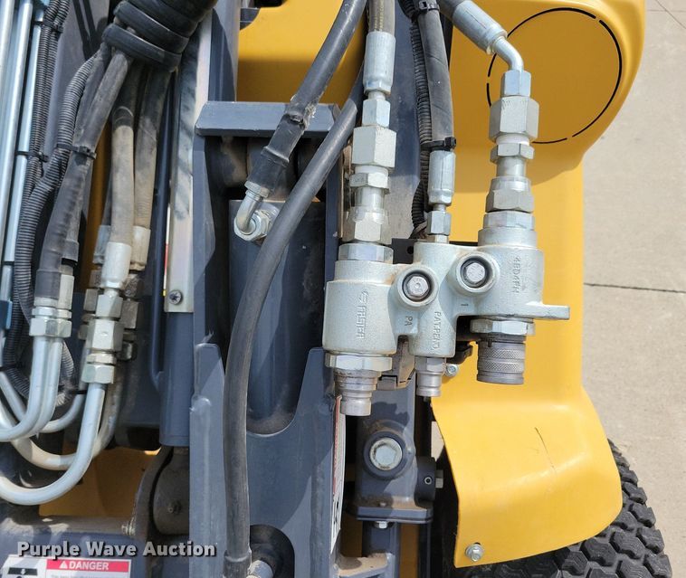 image for item DG0649 2019 Vermeer ATX530 compact wheel loader