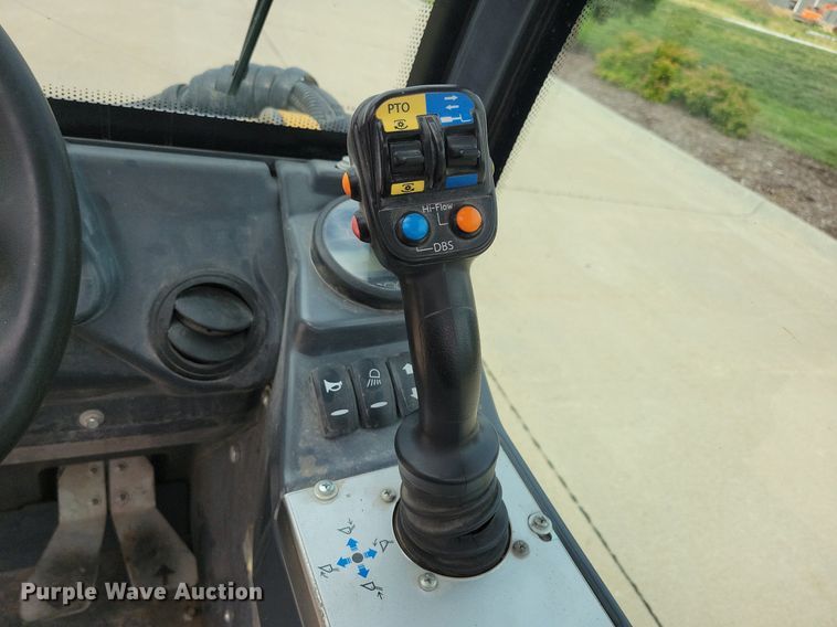 image for item DG0649 2019 Vermeer ATX530 compact wheel loader