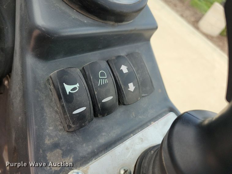 image for item DG0649 2019 Vermeer ATX530 compact wheel loader