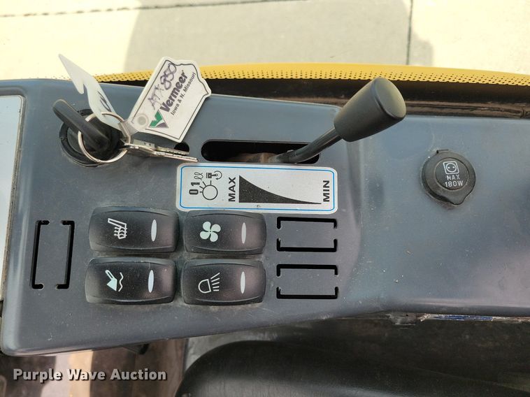 image for item DG0649 2019 Vermeer ATX530 compact wheel loader