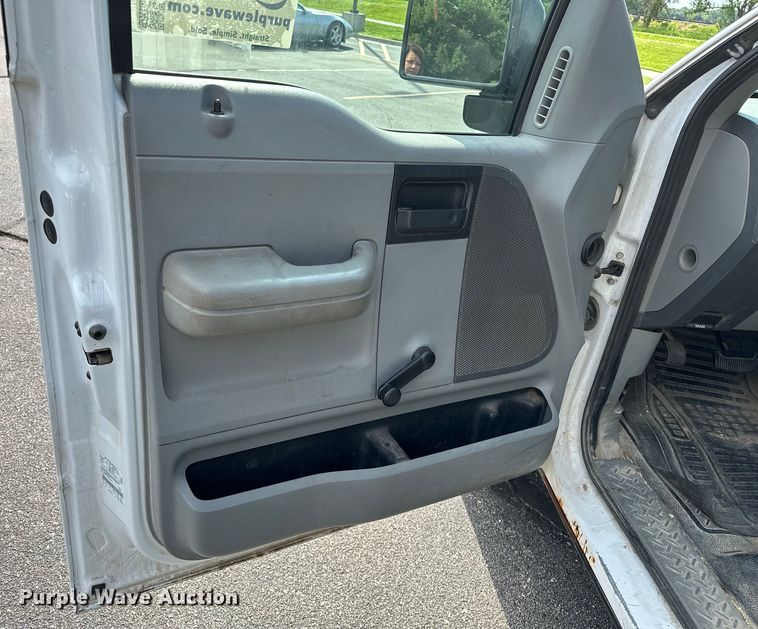 image for item DJ6241 2008 Ford F150 XL pickup truck