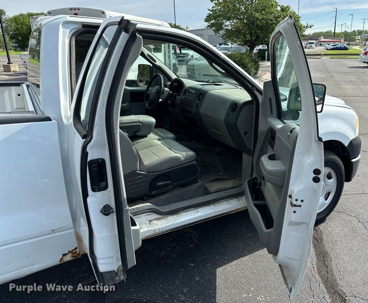 image for item DJ6241 2008 Ford F150 XL pickup truck