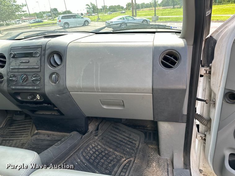 image for item DJ6241 2008 Ford F150 XL pickup truck