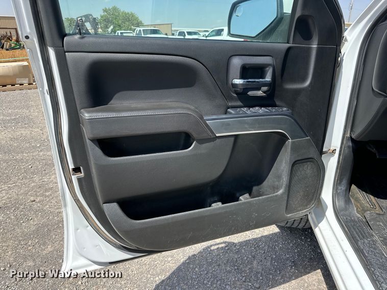 image for item DK6653 2017 Chevrolet Silverado 1500 LT Crew Cab pickup truck