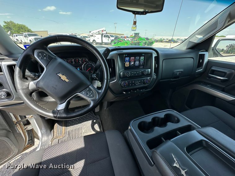 image for item DK6653 2017 Chevrolet Silverado 1500 LT Crew Cab pickup truck