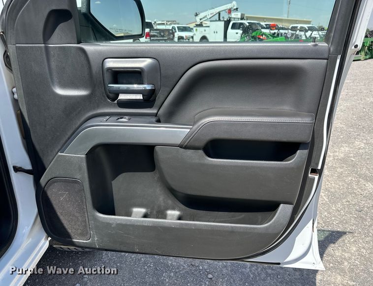 image for item DK6653 2017 Chevrolet Silverado 1500 LT Crew Cab pickup truck