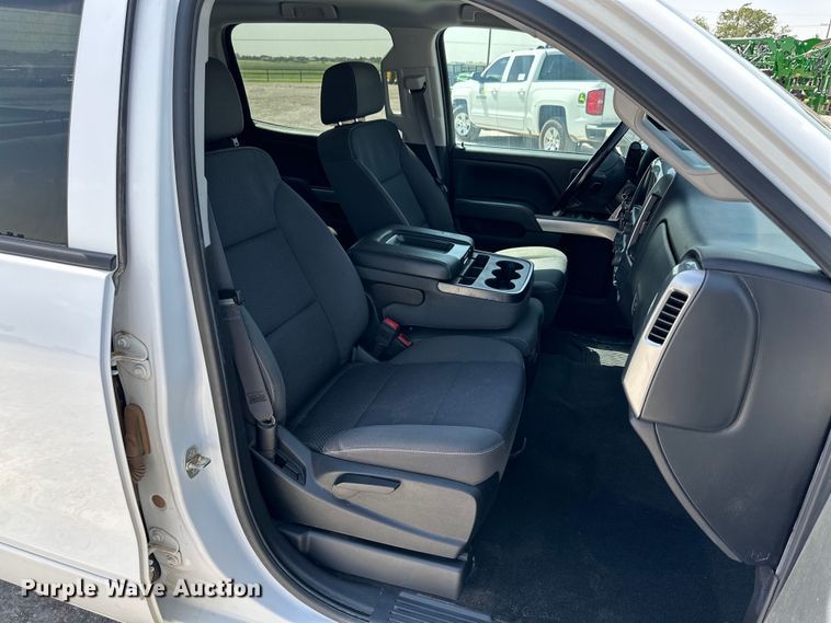 image for item DK6653 2017 Chevrolet Silverado 1500 LT Crew Cab pickup truck