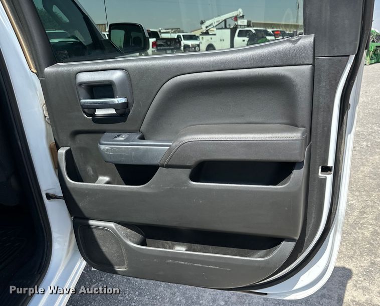 image for item DK6653 2017 Chevrolet Silverado 1500 LT Crew Cab pickup truck