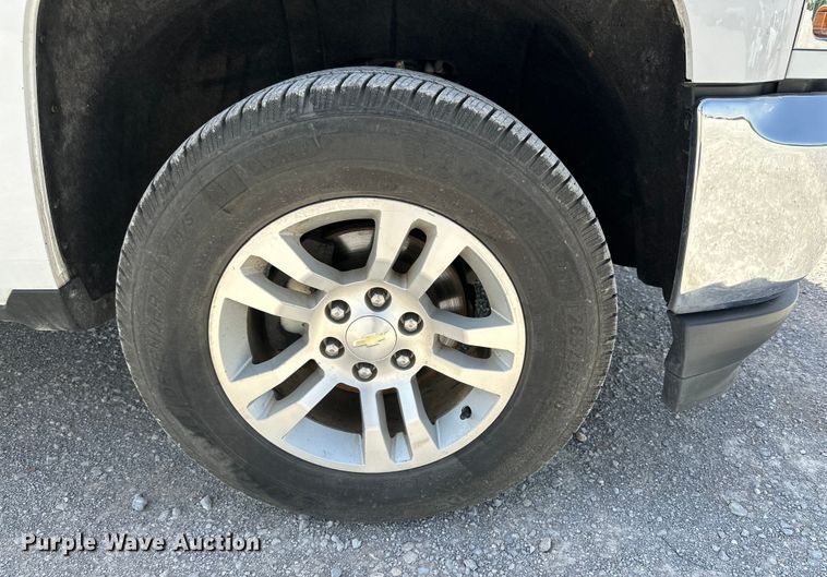 image for item DK6653 2017 Chevrolet Silverado 1500 LT Crew Cab pickup truck