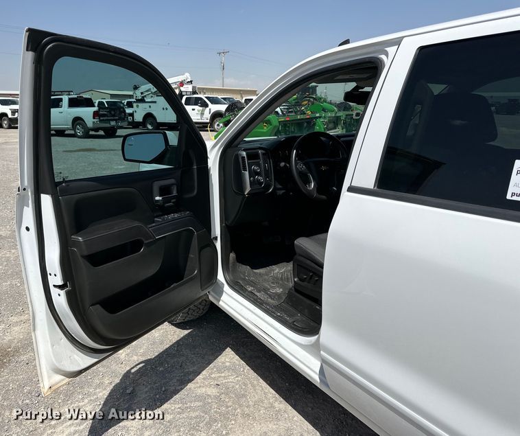 image for item DK6657 2017 Chevrolet Silverado 1500 LT Crew Cab pickup truck