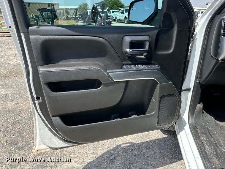 image for item DK6657 2017 Chevrolet Silverado 1500 LT Crew Cab pickup truck