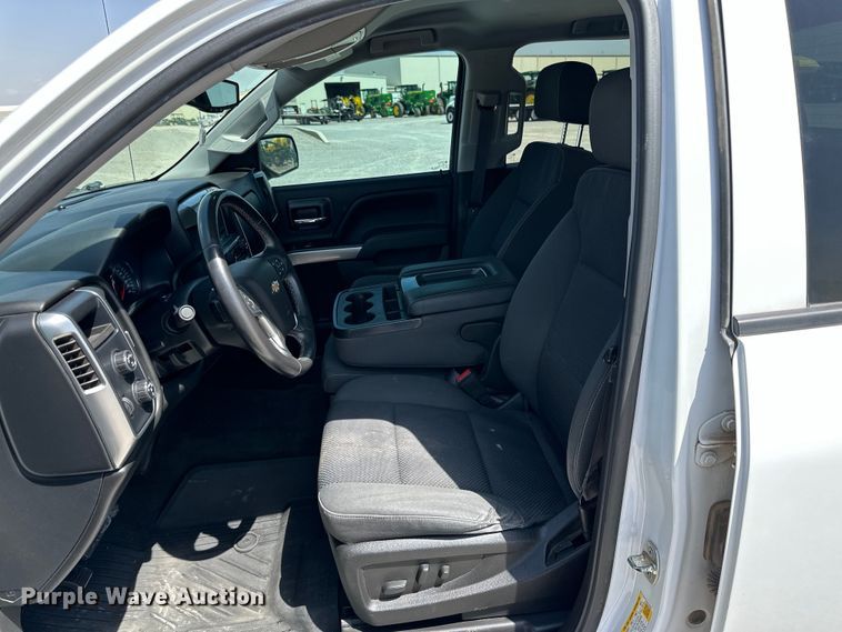 image for item DK6657 2017 Chevrolet Silverado 1500 LT Crew Cab pickup truck