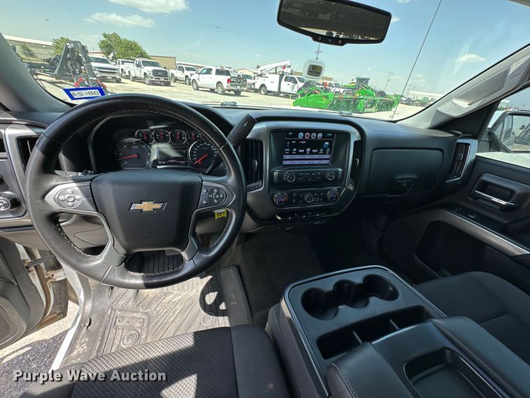 image for item DK6657 2017 Chevrolet Silverado 1500 LT Crew Cab pickup truck