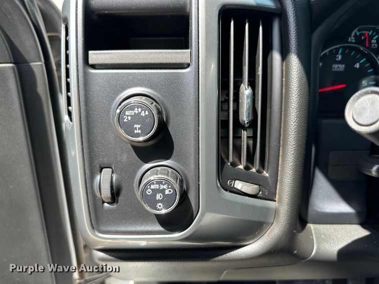 image for item DK6657 2017 Chevrolet Silverado 1500 LT Crew Cab pickup truck