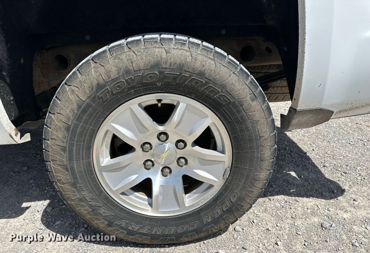 image for item DK6657 2017 Chevrolet Silverado 1500 LT Crew Cab pickup truck