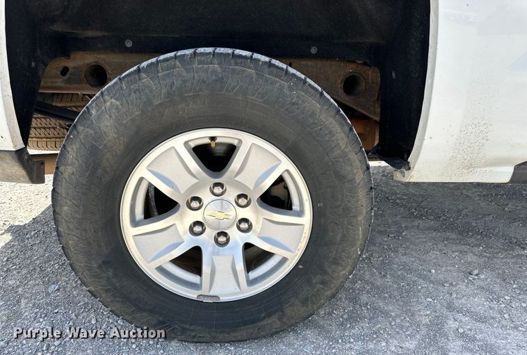 image for item DK6657 2017 Chevrolet Silverado 1500 LT Crew Cab pickup truck