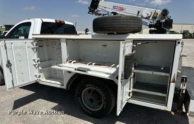 image for item DK6658 2015 GMC Sierra 3500HD utility bed pickup truck