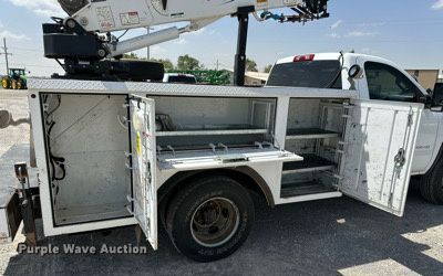 image for item DK6658 2015 GMC Sierra 3500HD utility bed pickup truck