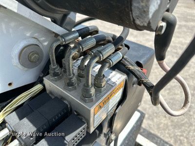 image for item DK6658 2015 GMC Sierra 3500HD utility bed pickup truck