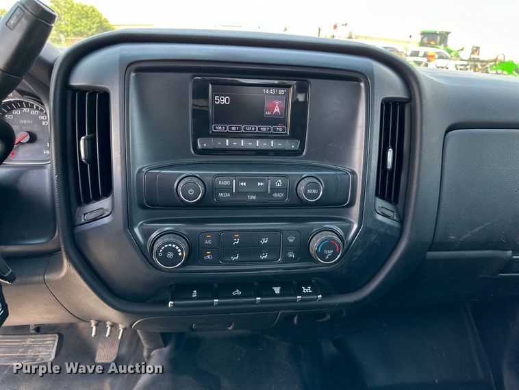 image for item DK6658 2015 GMC Sierra 3500HD utility bed pickup truck